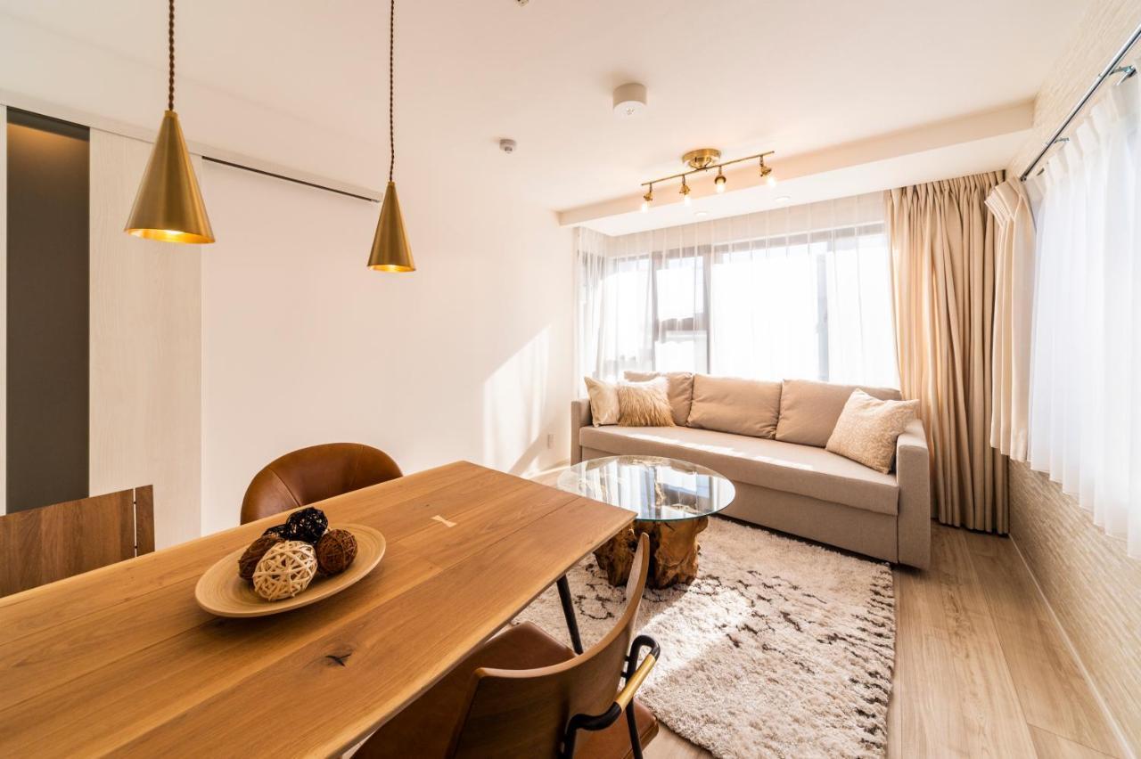 Give Araiyakushi Appartement